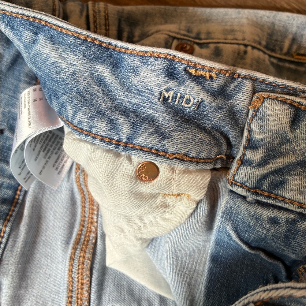 American Eagle Midi Super Stretch Denim Shorts Distressed SZ 14 - Picture 9 of 11
